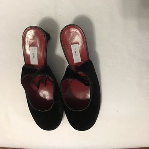 Women’s Co-op Velvet Shoe By Barney’s Size 6